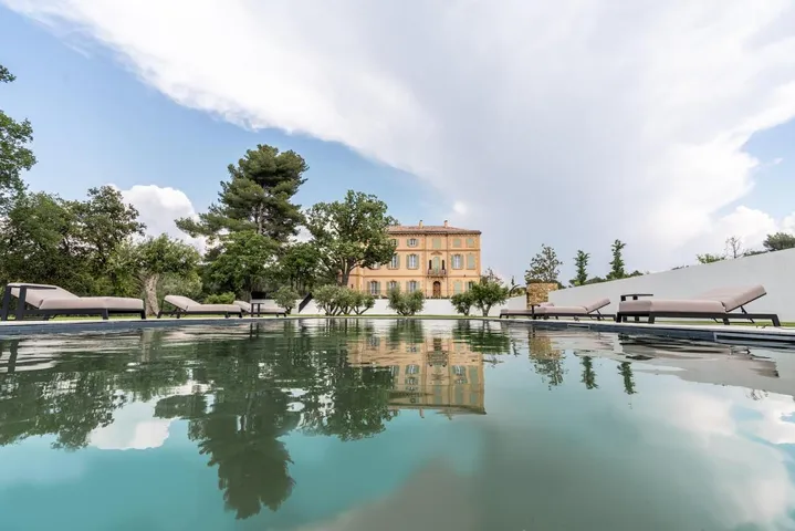 Chalet para 14 personas, con terraza y jardín además de piscina y sauna - 1