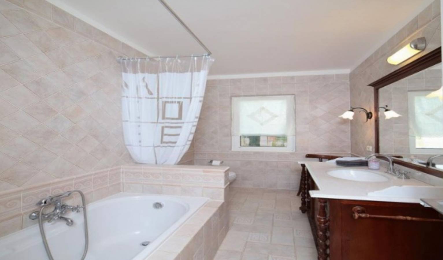 Chambre d'hôtes 'Suite Exclusive' avec piscine partagée, Wi-Fi et climatisation in Palazzolo dello Stella, Province d'Udine