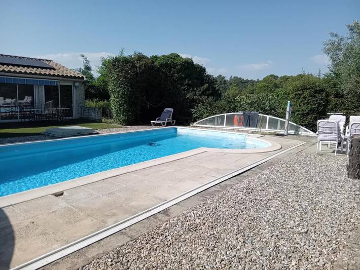 Location de vacances pour 6 personnes, avec jardin et piscine à Tornac