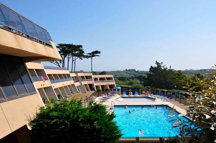 Parc de vacances pour 4 personnes, avec sauna ainsi que piscine et jardin dans Pointe de Pen-Hir - 4