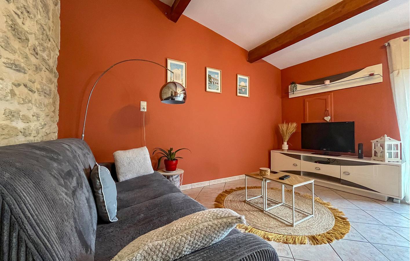 Modernes Apartment mit Pool und WLAN | In der Nähe des Stadtzentrums von Sernhac in Sernhac, Nimes und Umgebung