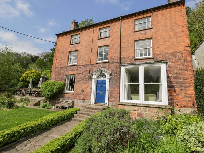 Cottage for 16 people, with Garden in Forest of Dean