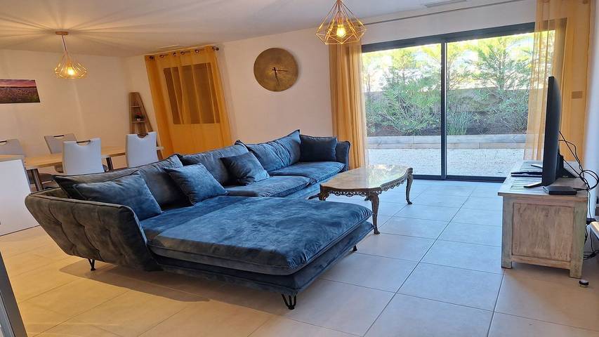 Gîte pour 4 personnes, avec Terrasse et Jardin dans Plage Des Elephants - 2