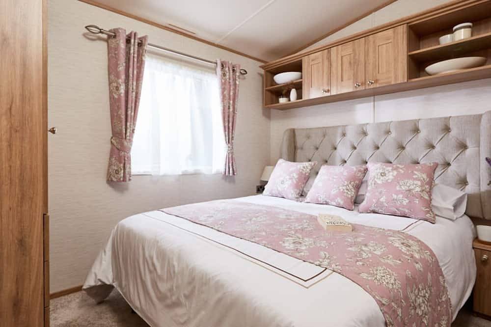 Stag Lodge, Felmoor Holiday Park (Hot Tub Lodge and Dog Friendly) in Northumberland