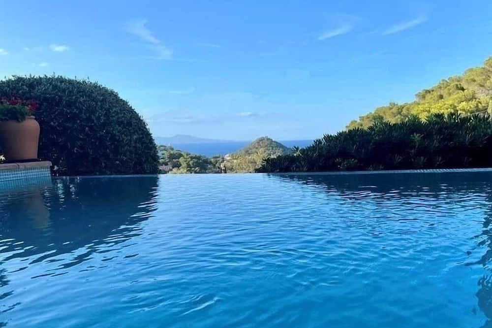 Family home with cottage, superb sea view, private pool, Sa Tuna in sa Tuna, Begur