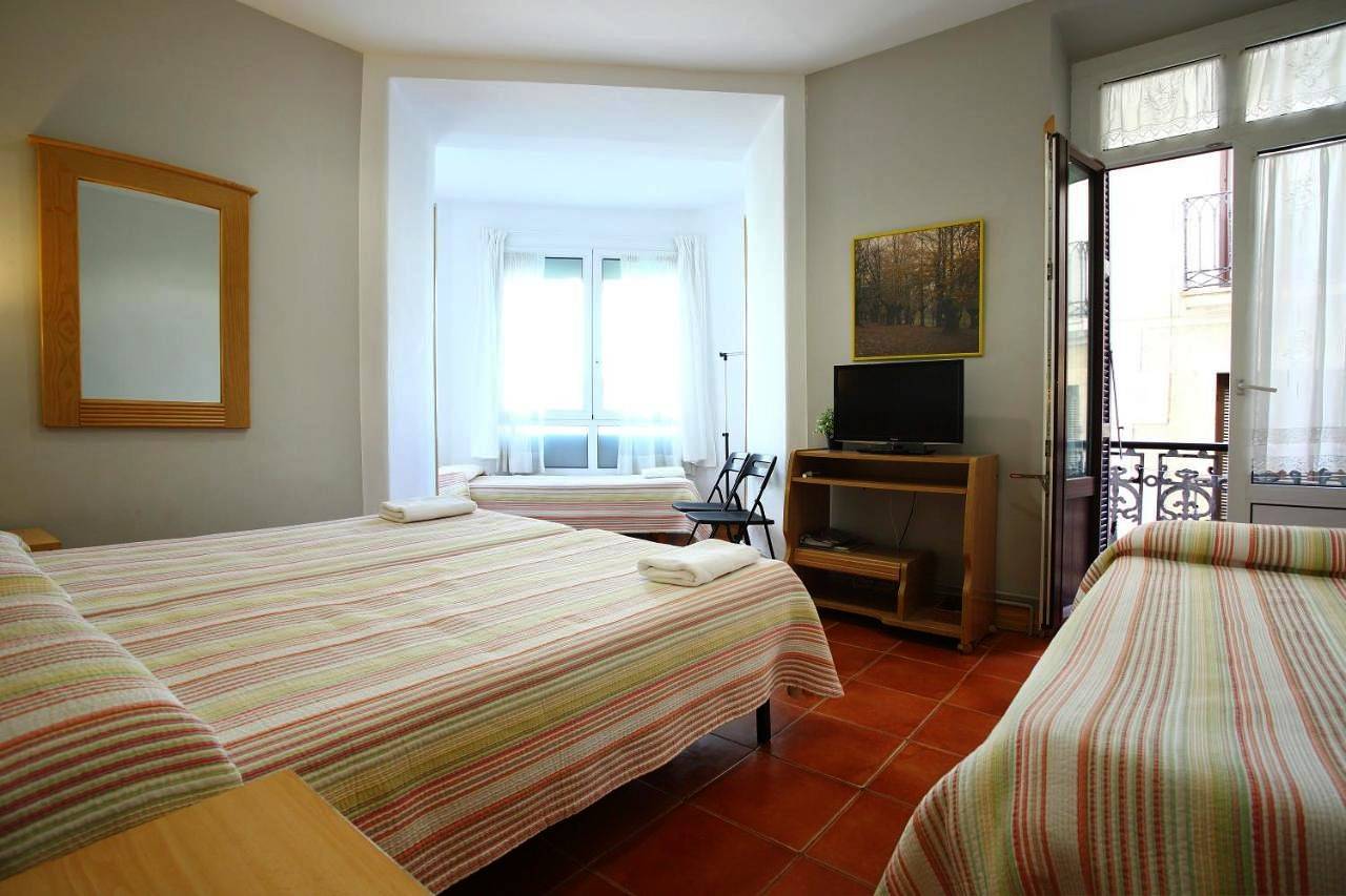 Pensión San Telmo / San Juan in Playa de la Concha, San Sebastian