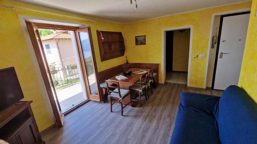 Ferienwohnung für 6 Personen, mit Balkon und Terrasse sowie Seeblick und Ausblick in Santa Maria Rezzonico - 3