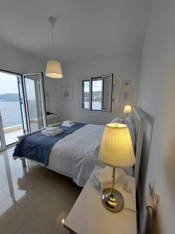 Gîte pour 2 personnes, avec balcon et vue dans Perdika