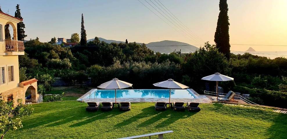 Ferienhaus für 6 Personen, mit Ausblick und Pool sowie Garten - 1