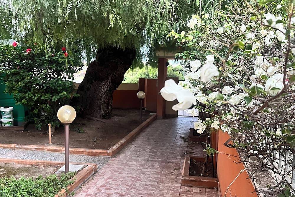 Entire apartment, Charming apartment in lovely Quartu Sant'Elena in Quartu Sant'Elena, Campidano