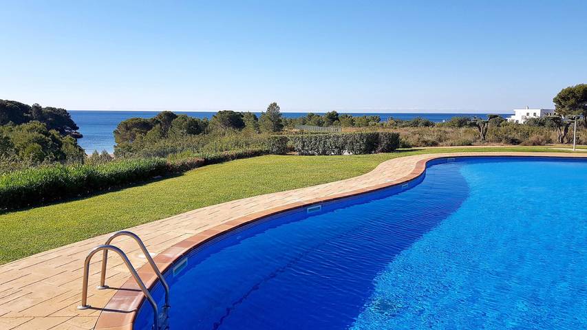 Gîte pour 6 personnes, avec piscine et terrasse ainsi que vue sur l’océan et jardin à Calafat - 2
