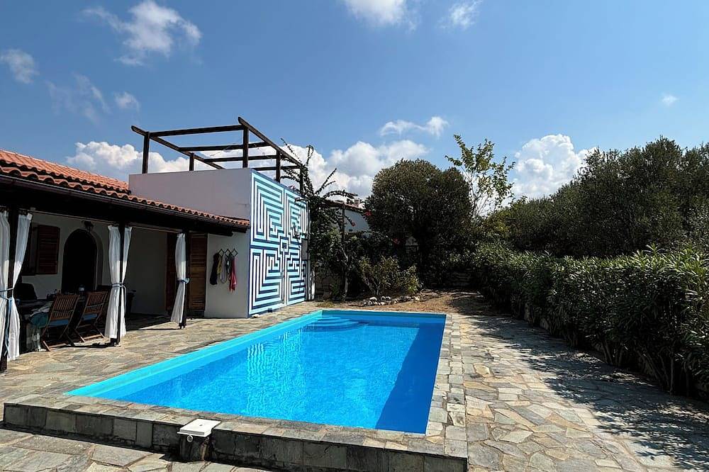 Quiet 2 bedroom air-conditioned villa with private pool, patio and roof terrace in Roumeli, Rethymno und Umgebung