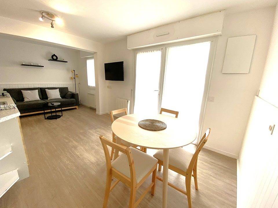 Appartement entier, Charmant appartement 2 à 4 personnes à 200m de la plage avec wifi in Le Fort-Bloqué, Ploemeur