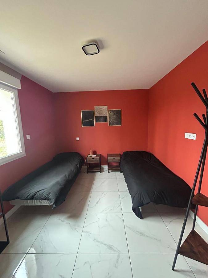 Location de vacances pour 6 personnes, avec terrasse et piscine à Saint-Étienne-de-Tulmont - 2