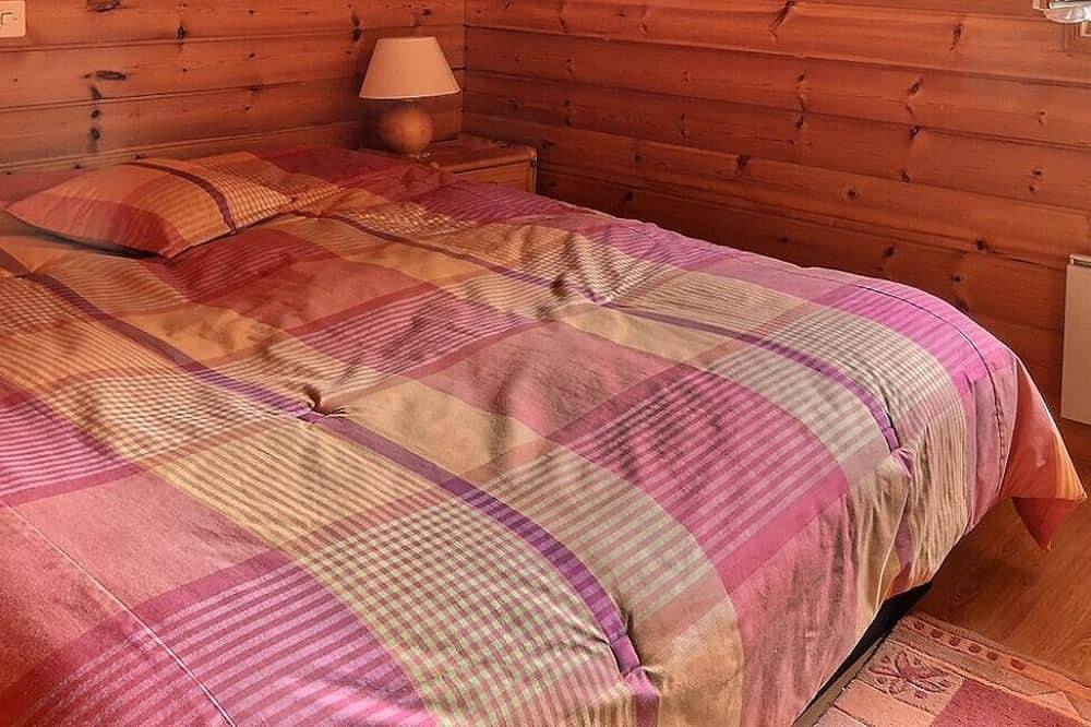 Entire apartment, Comfortable flat for 2 to 4 people, living room with 1 divan bed, kitchen area, 1 double bedroom, ba in Grimentz, Anniviers