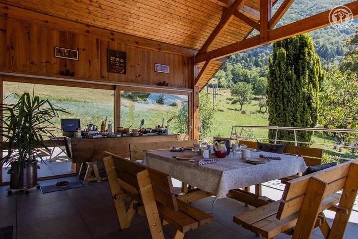 Location de vacances pour 2 personnes, avec jardin et terrasse à Novalaise - 2