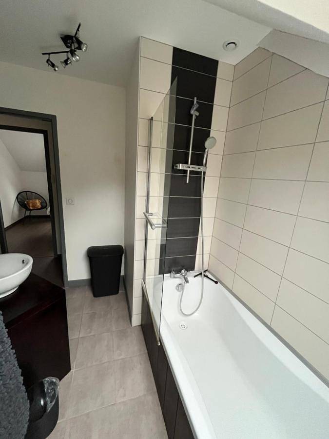 Gîte pour 4 personnes, avec jardin à Eysus - 3