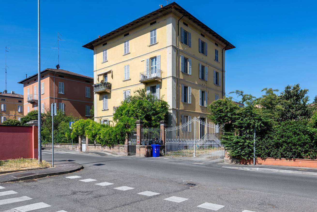 Apartamento entero, Guesthost - Bright and Cozy Apartment with Parking in Parma, Provincia de Parma