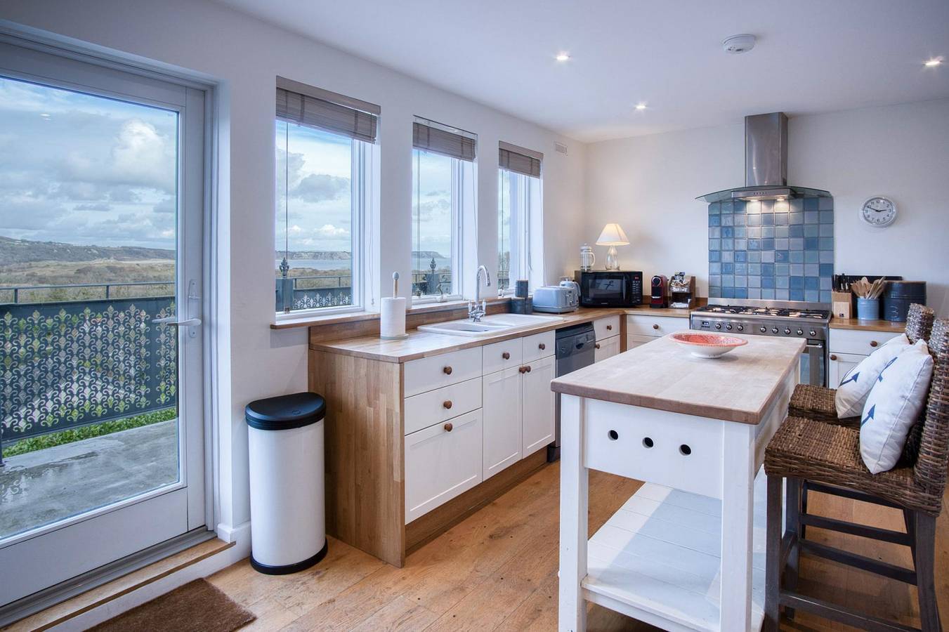 Entire apartment, Ty Seren - 2 Bedroom Apt - Bayview Oxwich in Swansea region