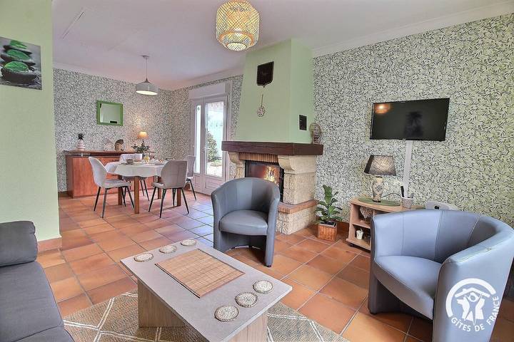 Gîte pour 4 personnes, avec terrasse et jardin