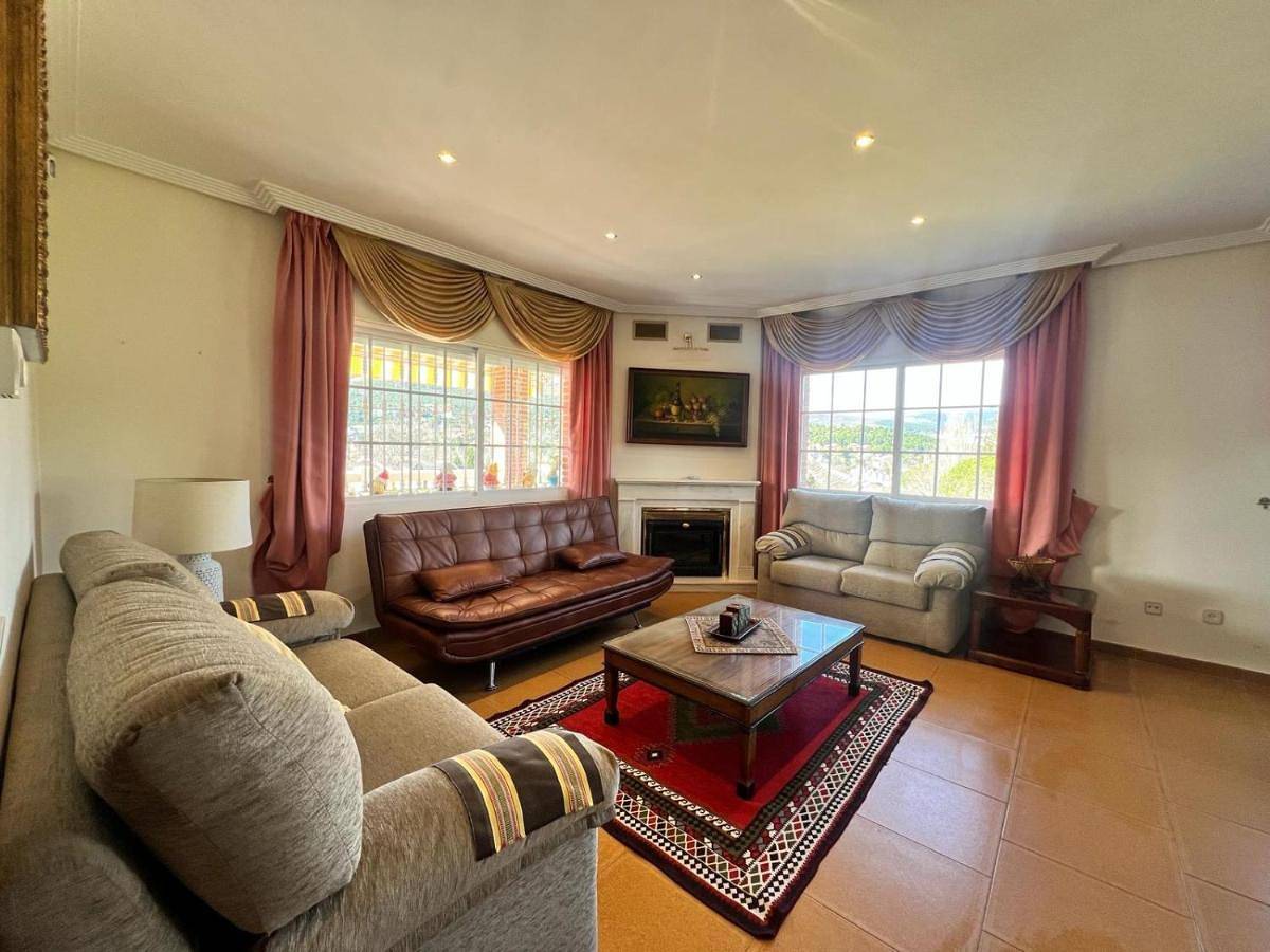 Four-Bedroom House in Becerril de la Sierra, Área Metropolitana de Madrid
