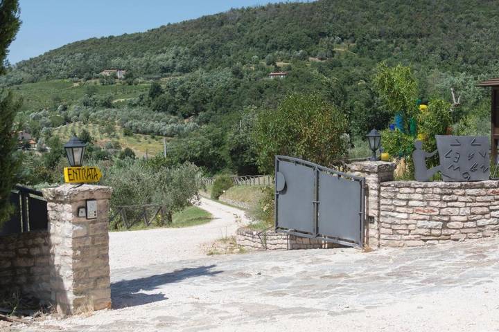 Location de vacances pour 3 personnes, avec terrasse ainsi que jardin et vue, animaux acceptés à Cinto Euganeo - 2