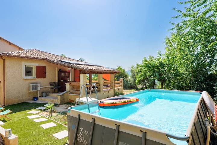 Villa pour 9 personnes, avec jacuzzi et jardin dans Massif central