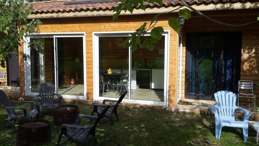 Location de vacances pour 2 personnes, avec jardin ainsi que vue et piscine à Cabriès - 3