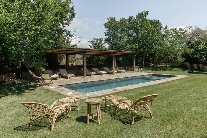 Hotel para 2 personas, con Terraza además de Jardín y Piscina en Peralada