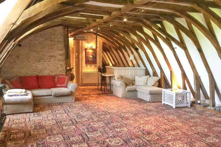 Château pour 15 personnes, avec jacuzzi ainsi que jardin et sauna dans le Puy-de-Dôme - 4