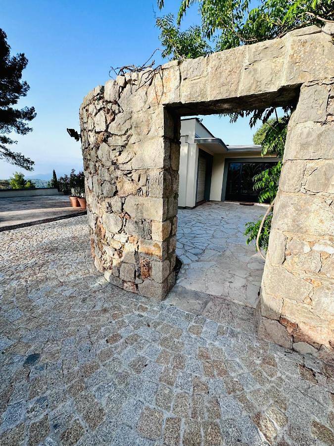 Villa pour 10 personnes, avec vue ainsi que piscine et jardin à Grasse - 2