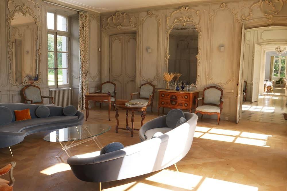 Loue superbe château 28 couchages avec piscine et tennis à 1h15 de Paris in Grainville, Région de Les Andelys