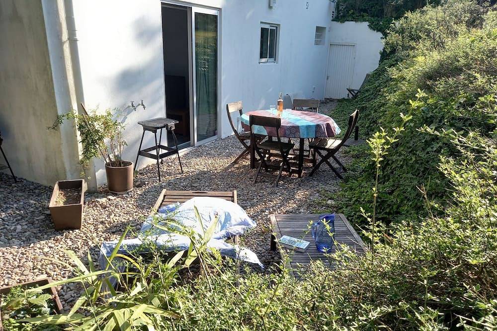 Entire apartment, Housing with garden near Cassis in Carnoux-en-Provence, Marseille region