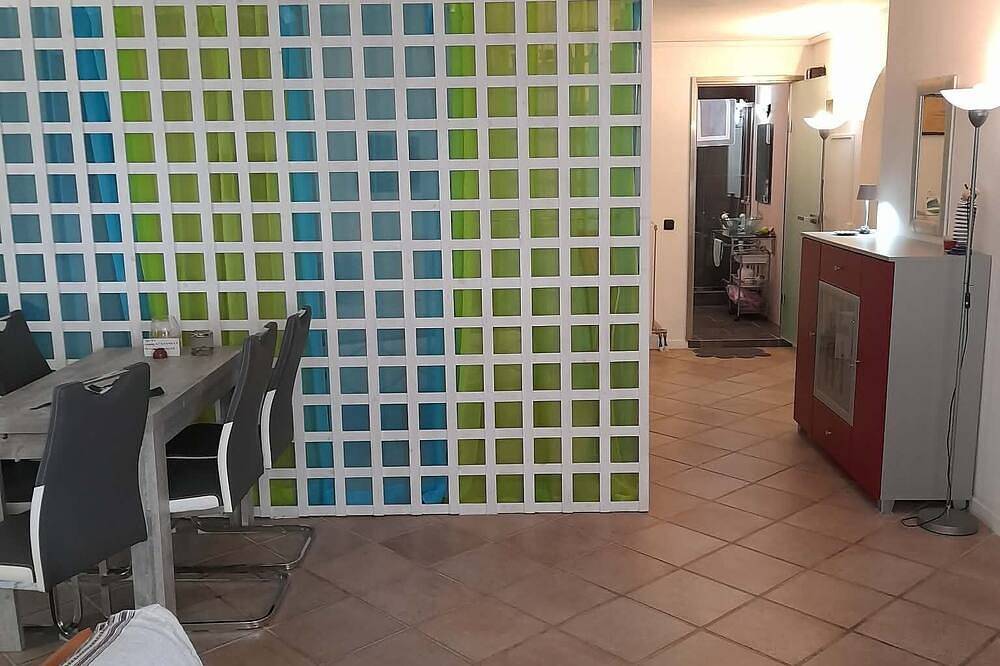 Huis-appartementen begane grond panoramisch uitzicht op zee en fort bovengronds zwembad in Methoni, Messenia