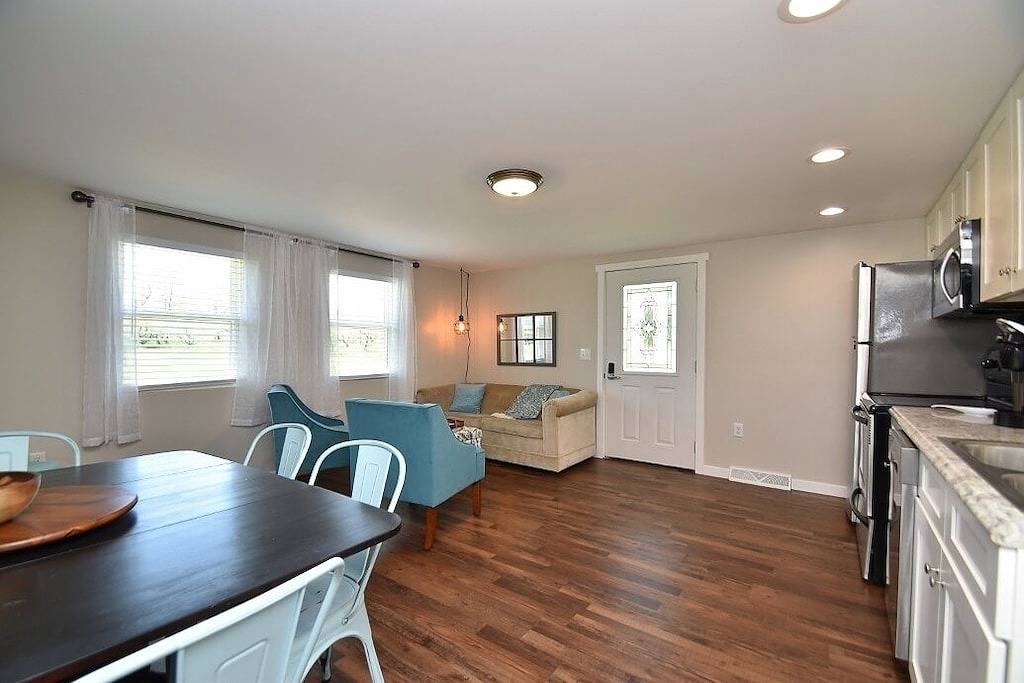 Evening Primrose Cottage at Blue Jay Orchard in Geauga County