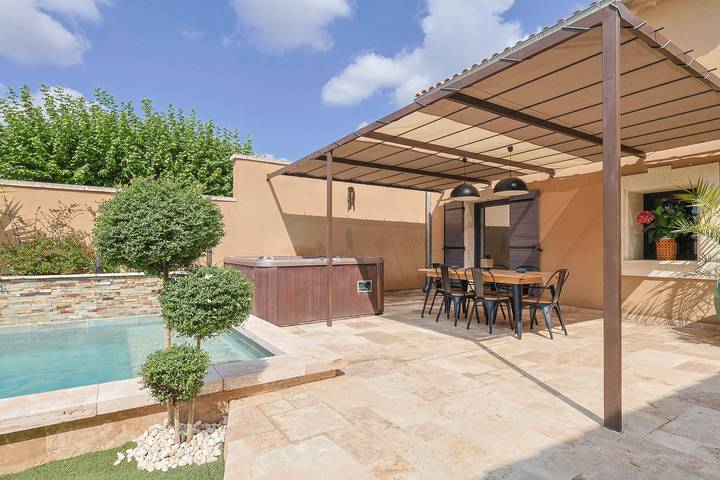 Location de vacances pour 6 personnes, avec jardin et terrasse, animaux acceptés à Châteaurenard - 3