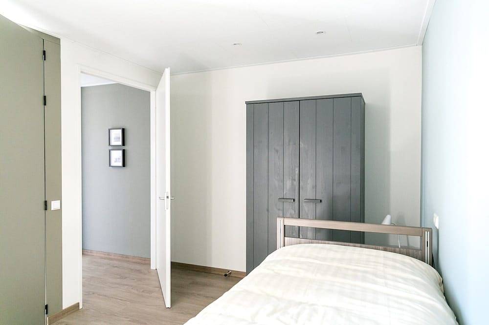 Bungalow in Nederland met Tuinterras in 's-Gravenzande, Stadsgewest Haaglanden