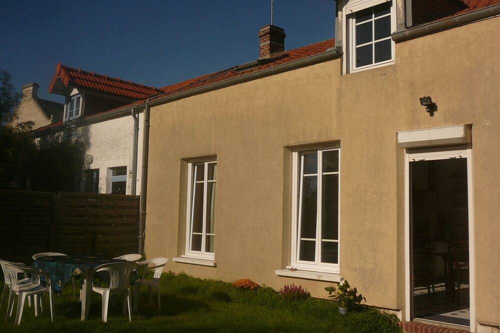 Le Gai Séjour in Lion-sur-Mer, Caen region