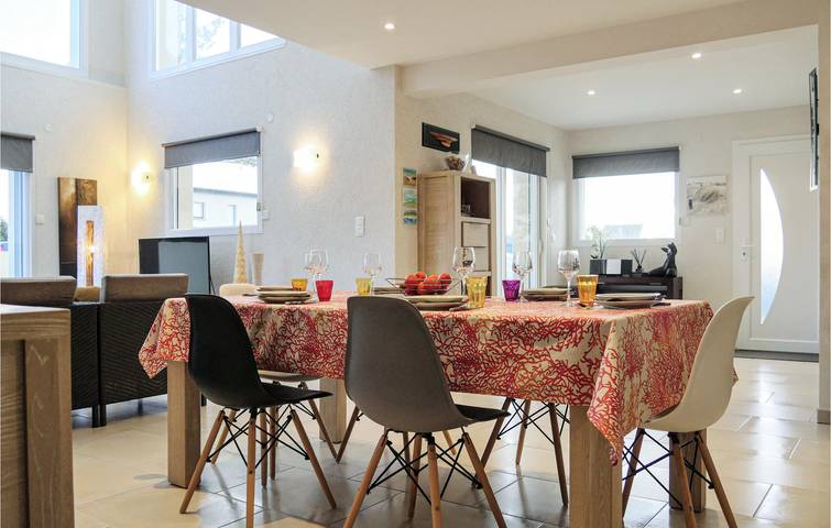 Juwel am Strand: 160qm mit TV, Parkplatz, Geschirrspüler, Garten und WiFi in Saint-Germain-sur-Ay, Coutances und Umgebung