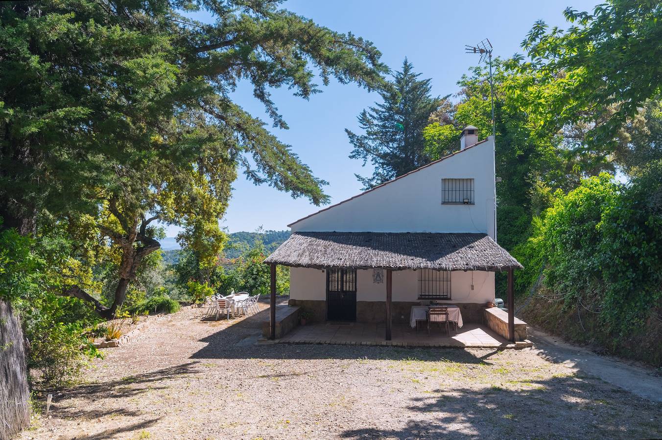 Casa rural 'Las Nubes' con vistas a la montaña, Wi-Fi y aire acondicionado in Cortegana, Sierra de Aracena y Picos de Aroche