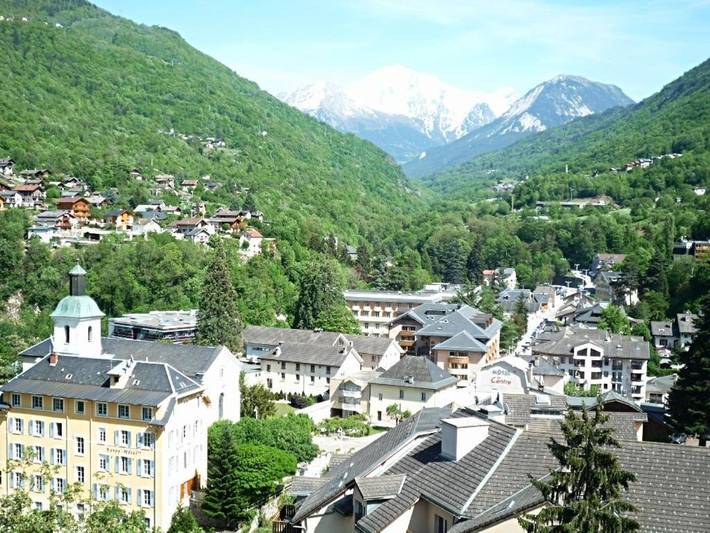 Gîte pour 4 personnes, avec terrasse dans Office De Tourisme De Brides Les Bains - 2