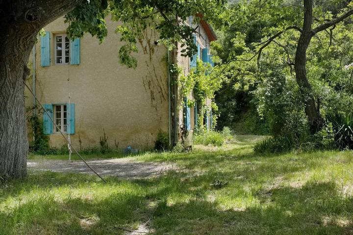Gîte pour 13 personnes, avec Terrasse ainsi que Jardin et Piscine à Quintillan - 4
