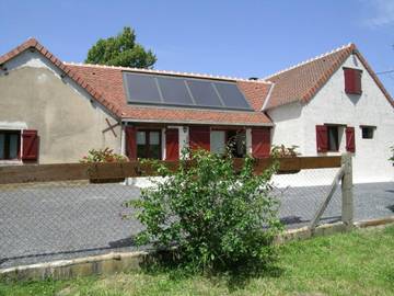 Gîte pour 6 personnes, avec terrasse et jardin à Dompierre-sur-Besbre