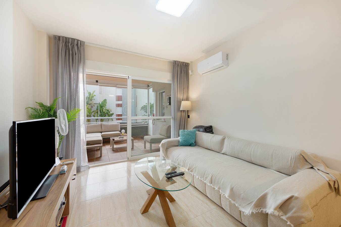 Ganze Wohnung, Premium-Familienapartment in Almerimar mit Garten- und Poolblick in Almerimar, El Ejido