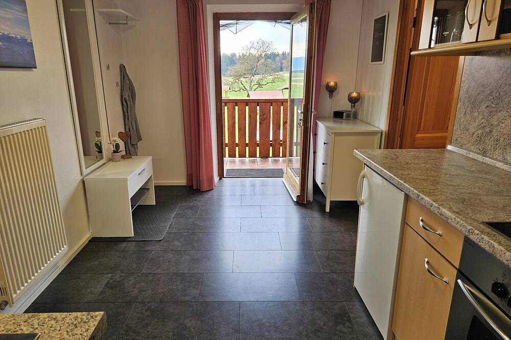 Ferienwohnung Steinplatte, 3-Sterne mit 45 qm, Zuhaus, Balkon in Gollenshausen am Chiemsee, Gstadt am Chiemsee