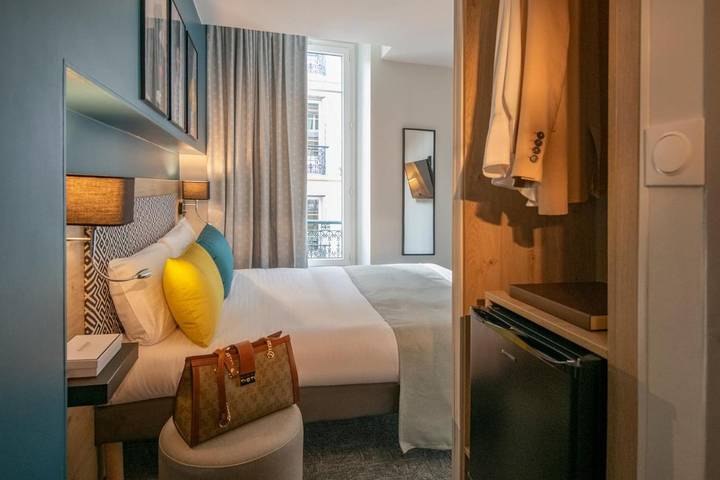 Hôtel pour 3 personnes, avec vue dans Gare de Nice ville - 4