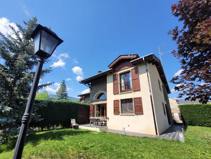 Appartement de vacances pour 9 personnes, avec vue et jardin