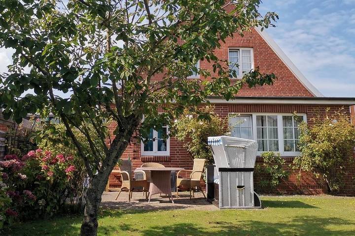 Ferienwohnung für 4 Personen, mit Garten und Terrasse in Westerland
