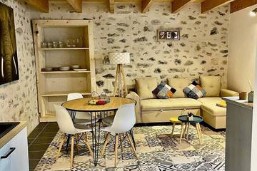 Gîte pour 4 personnes, avec balcon à Alba-la-Romaine