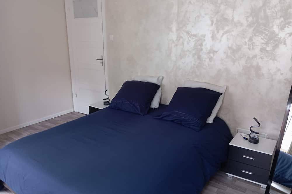 House with courtyard, 3-minute walk from the beach 🏖️ - the sea breeze 🌊 in Petit-Fort-Philippe, Gravelines